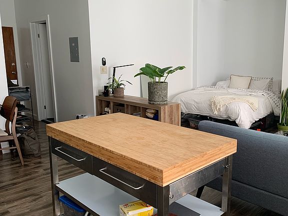 3rd image of 2719 W Sunset Blvd APT 2