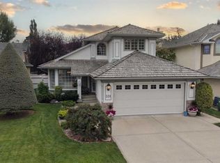 331 W Douglas Woods Dr SE, Calgary, AB T2Z2E9