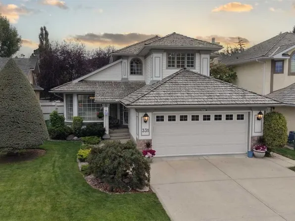 331 W Douglas Woods Dr SE, Calgary, AB T2Z 2E9