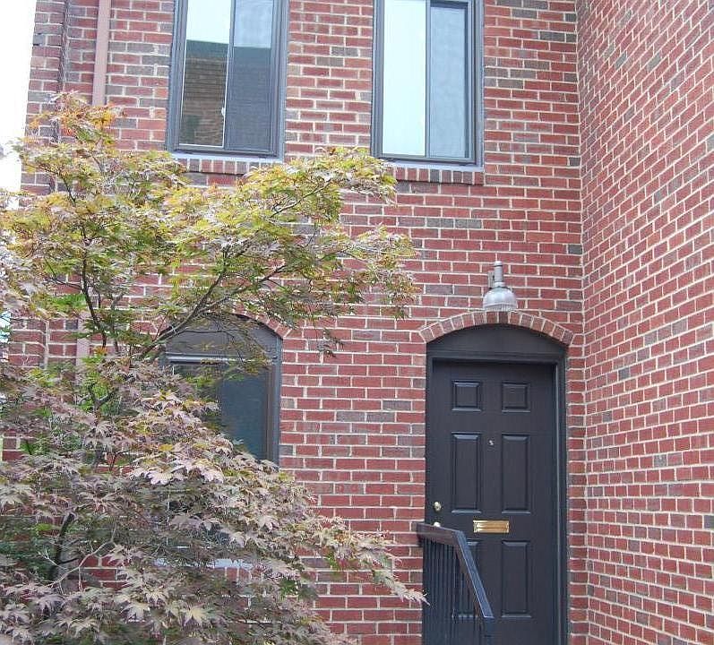 Front entrance - end unit