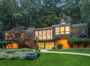 428 Rocky Shore Dr, Iowa City, IA 52246