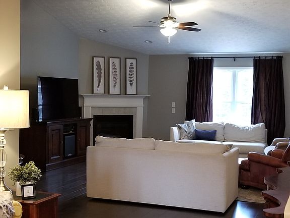 3rd image of 7990 Spain Ct