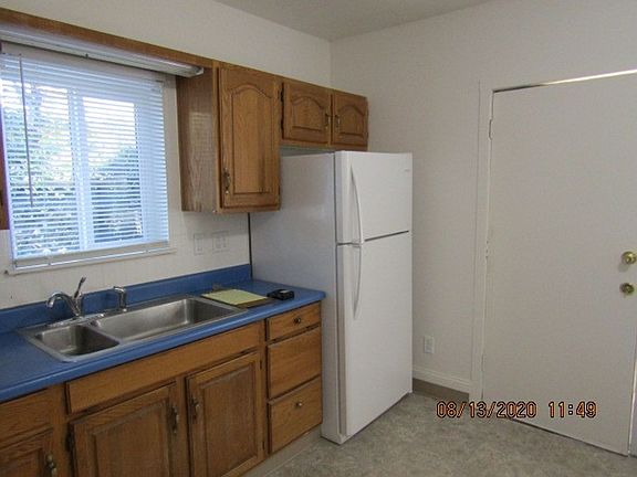 4th image of 220 2nd Ave Unit B
