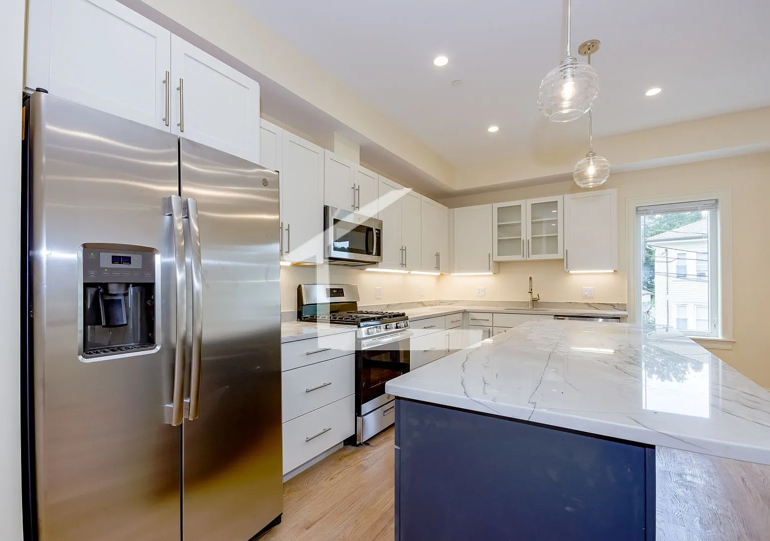 Fantastic Brighton townhouse avail for September 5th — Photo 1