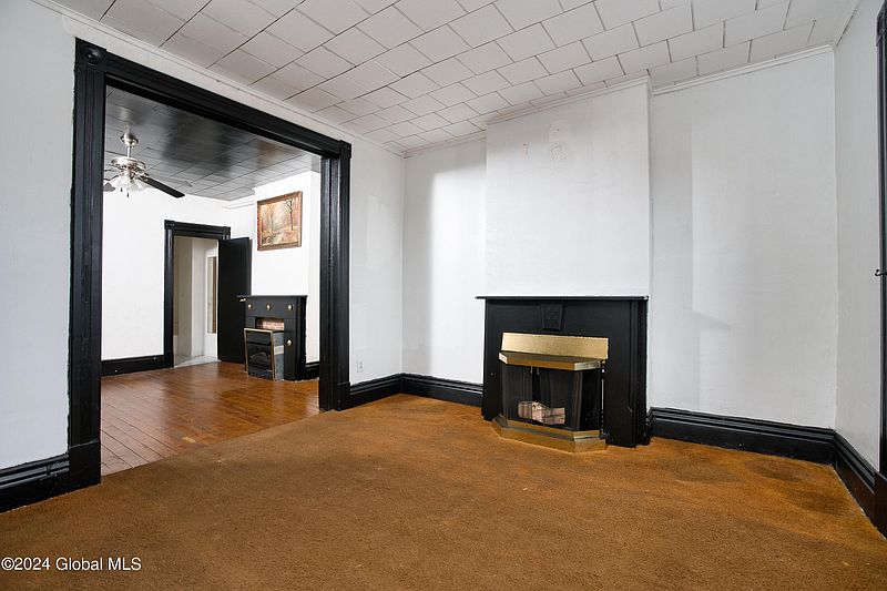4th image of 1404 5th Avenue
