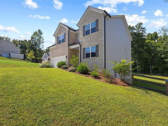 3rd image of 285 Shoals Trl