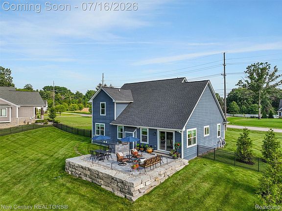 5th image of 671 Braxwood Pl
