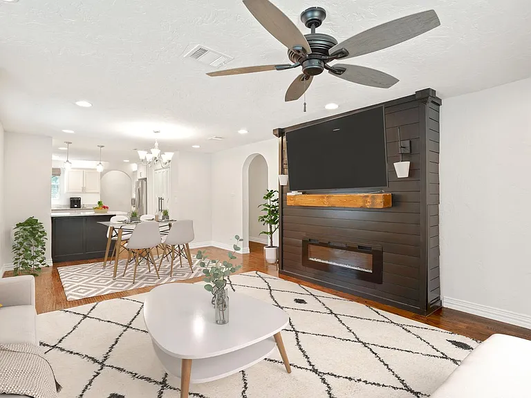 Furnished common areas! (Actual furniture will vary)