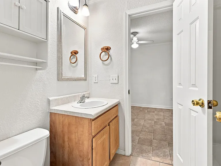 114 Cedar St #6 — Photo 18