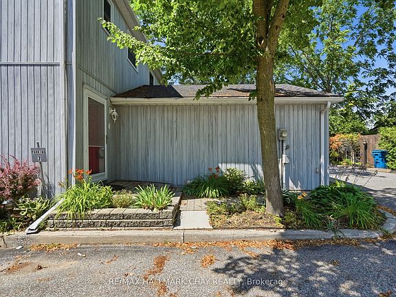 3rd image of 1 Olive Cres #4