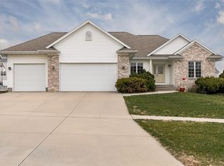 7402 1st Ave NW, Cedar Rapids, IA 52405