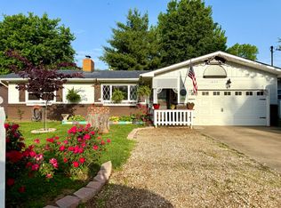 1227 S Airwood Ave, Springfield, MO 65804