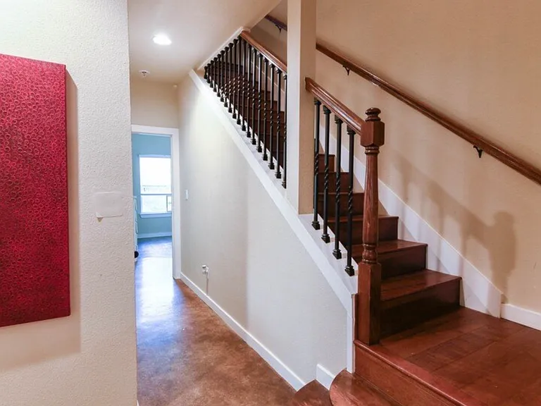 239 Bluffside Dr — Photo 12
