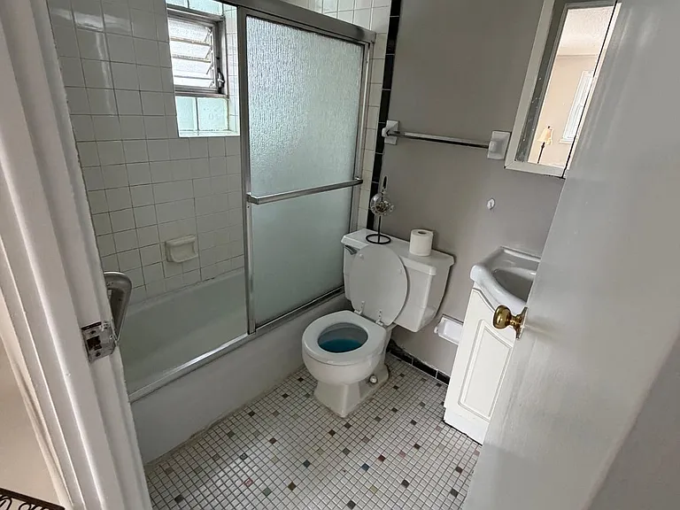 1052 W Main St #8 — Photo 4