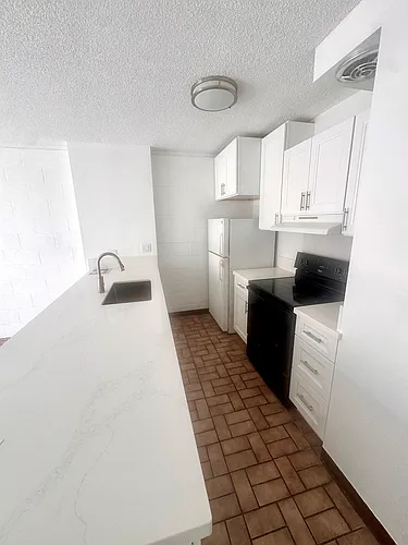 1642 Kewalo St #202 Photo 1