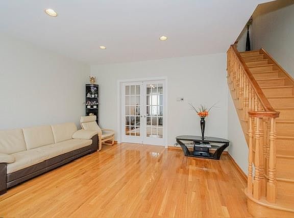 3rd image of 1832 Haring St