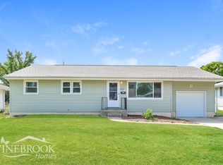 220 Jeanette Dr, Florissant, MO 63031