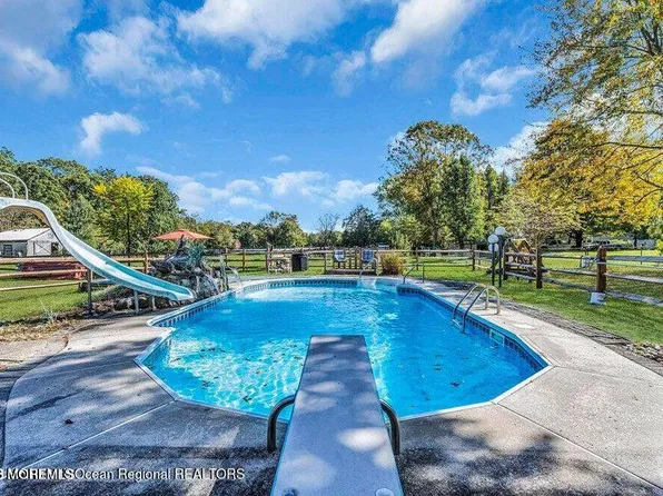 541 Frank Applegate Rd, Jackson, NJ 08527
