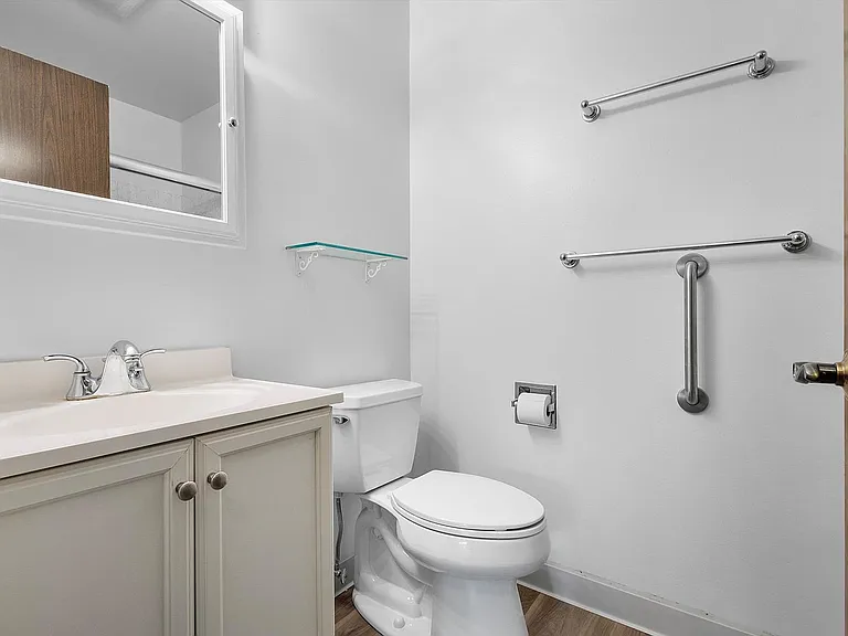 960 Shorepoint Ct #306 — Photo 16