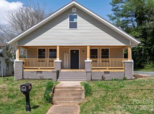 257 3rd Ave SE, Hickory, NC 28602