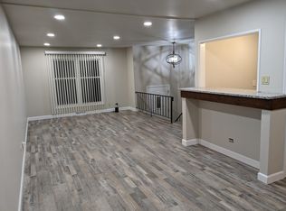 20517 N Florence Ave, Prairie View, IL 60069