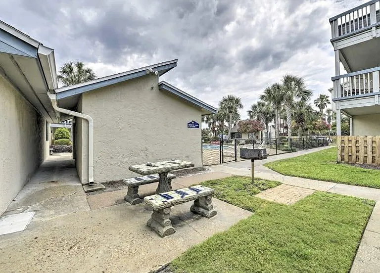 6829 Thomas Dr — Photo 15