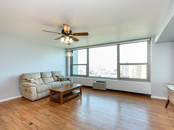 5th image of 3600 N Lake Shore Dr APT 1614