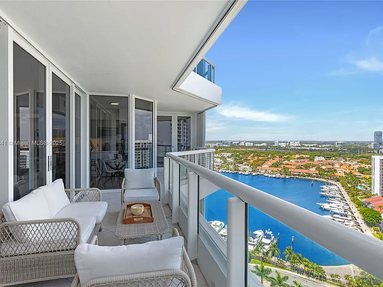 21055 Yacht Club Dr #2203 — Photo 27