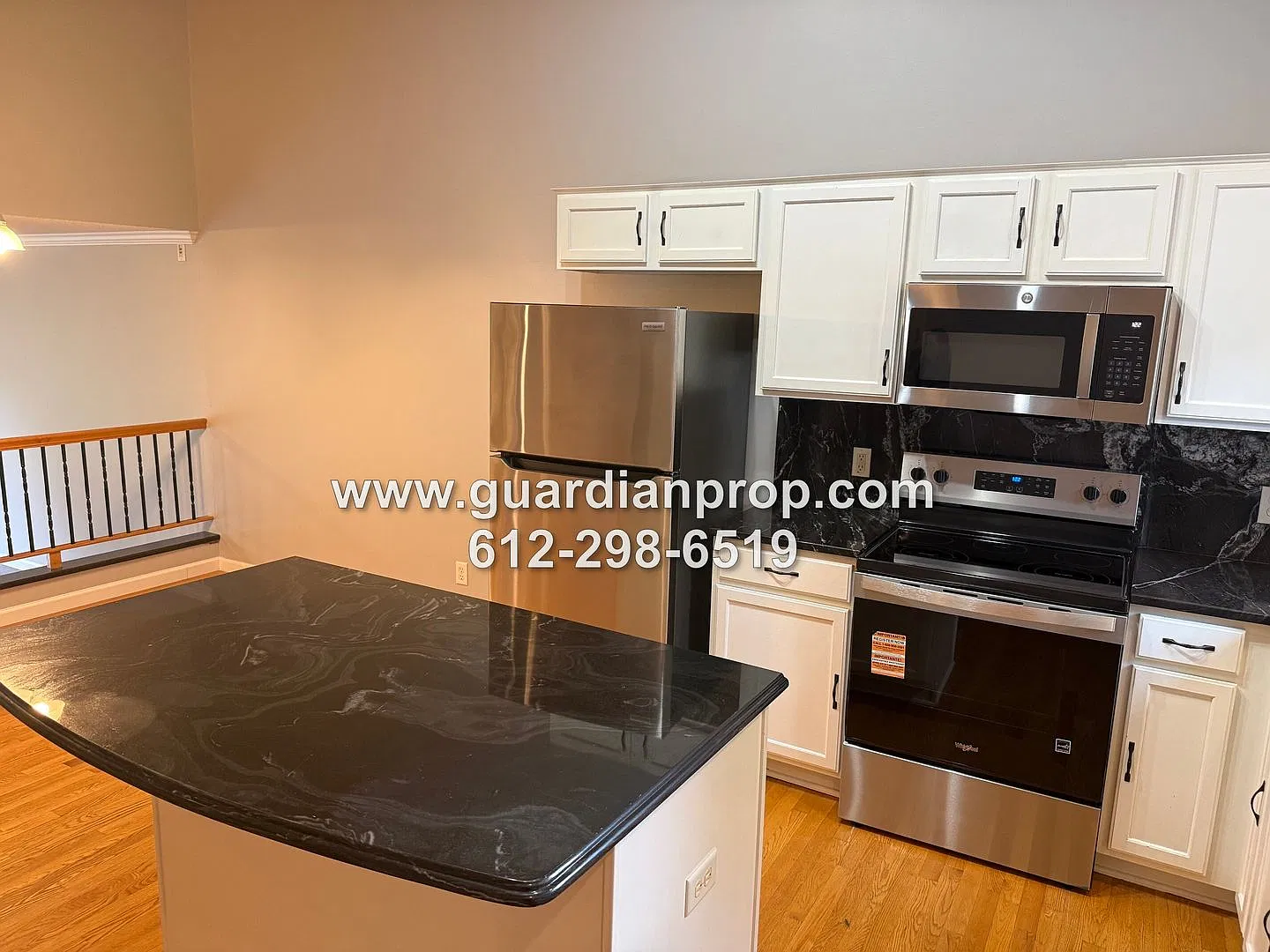 Shakopee Townhouse Available Now, Open Floor Plan, New Appliances, Walkout to Patio — Photo 4