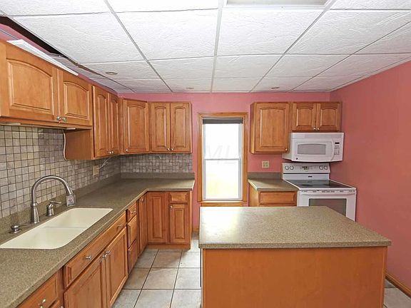 4th image of 100 Maplewood Ave