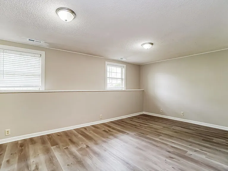 2524 Bridlewood Ct — Photo 12