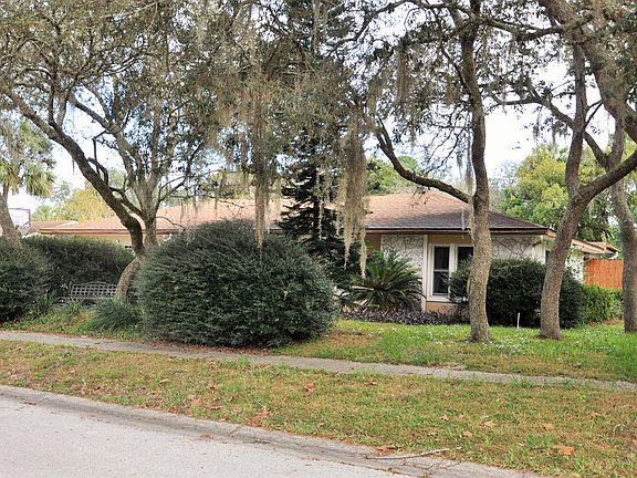 4th image of 258 E Hornbeam Dr