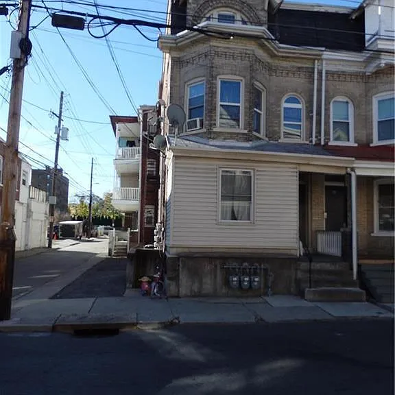 26 N Madison St #2 — Photo 1