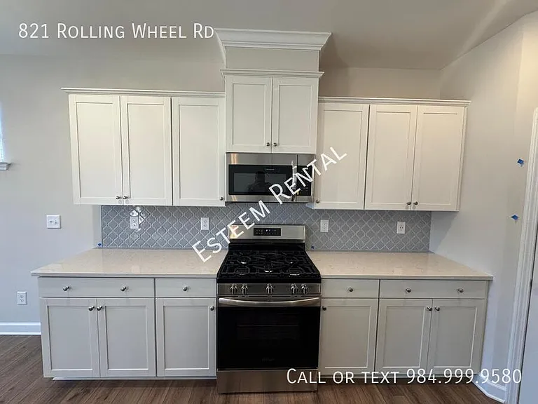 821 Rolling Wheel Rd — Photo 15