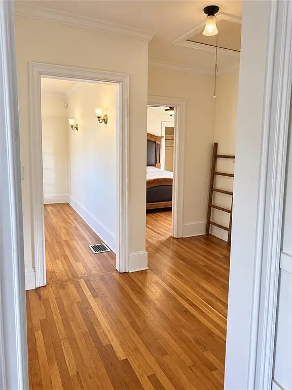 3 bed, 2.0 bath, 1548 sqft, $2,200 — Photo 3