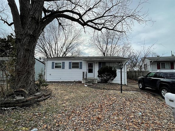 3rd image of 1222 Baron Ave