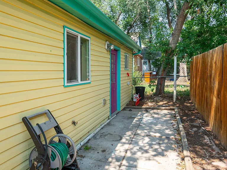 2312 W Platte Ave — Photo 18