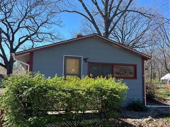 619 N Logan St, Olathe, KS 66061