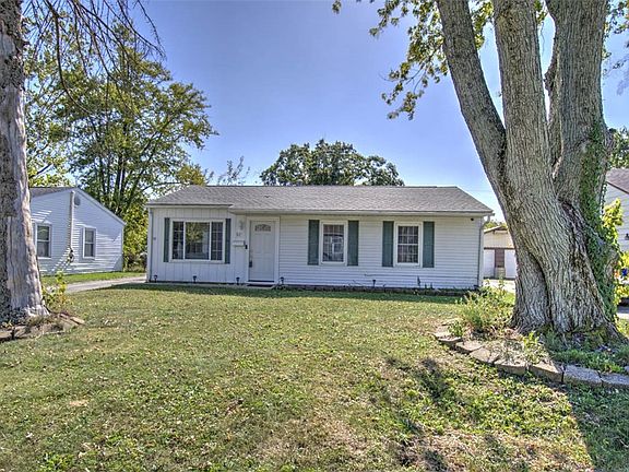 3rd image of 55 Ridgeway Dr
