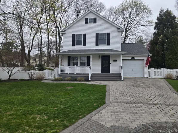 9 Collins Avenue, Kings Park, NY 11754