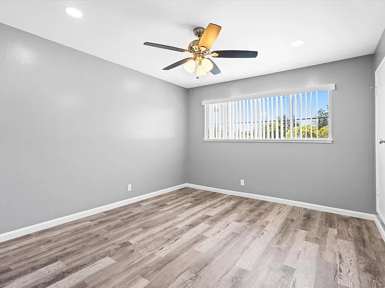 2070 Sahara Way #3 — Photo 18