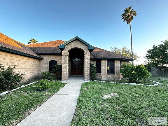 2nd image of 8317 Lago Dr