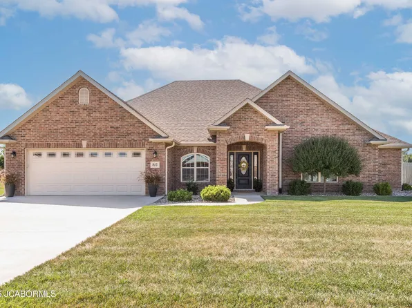 915 Lockport Dr, Centralia, MO 65240