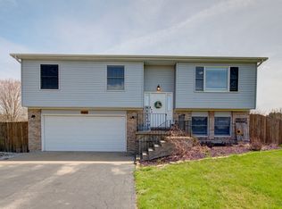 4084 E 2370th Rd, Sheridan, IL 60551