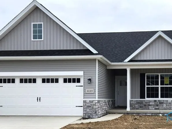 2245 Falling Waters Ln, Perrysburg, OH 43551