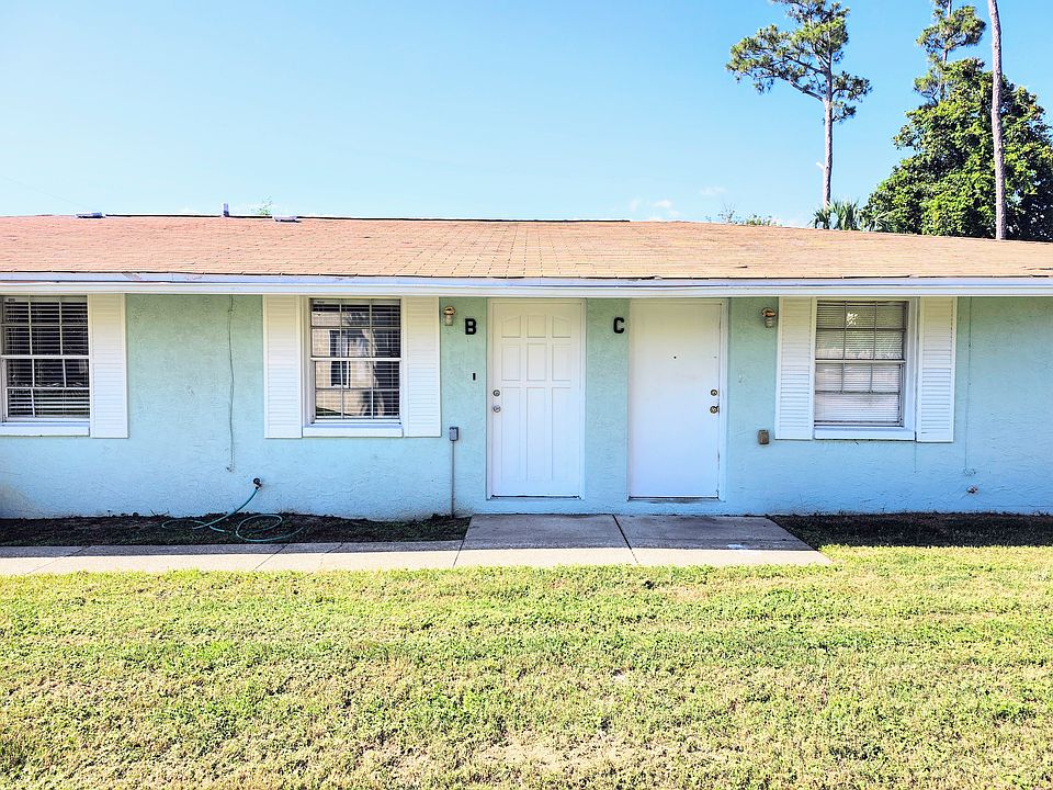 Front of apartment triplex at 2701 Beech St. PCB, Fl 32408