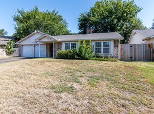 6230 Spruce Forest Dr, Houston, TX 77092