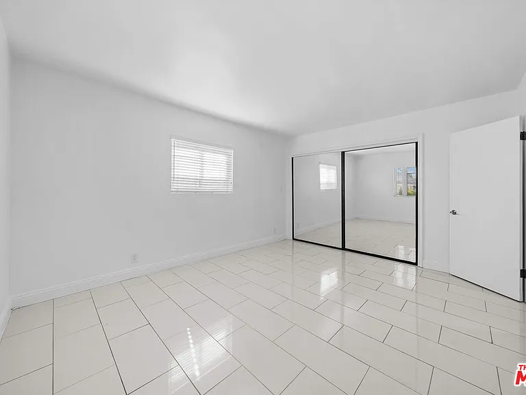 148 S Reeves Dr #4 — Photo 13