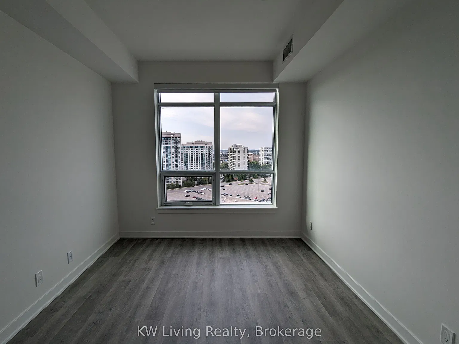 Promenade Park Towers B — Photo 2