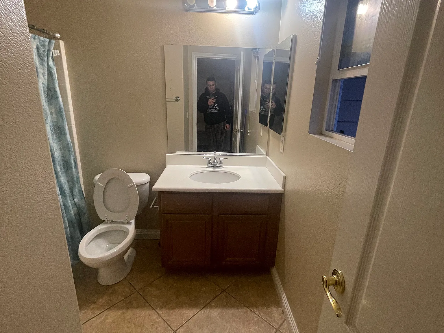 1 bed, 1000 sqft, $1,299 — Photo 3